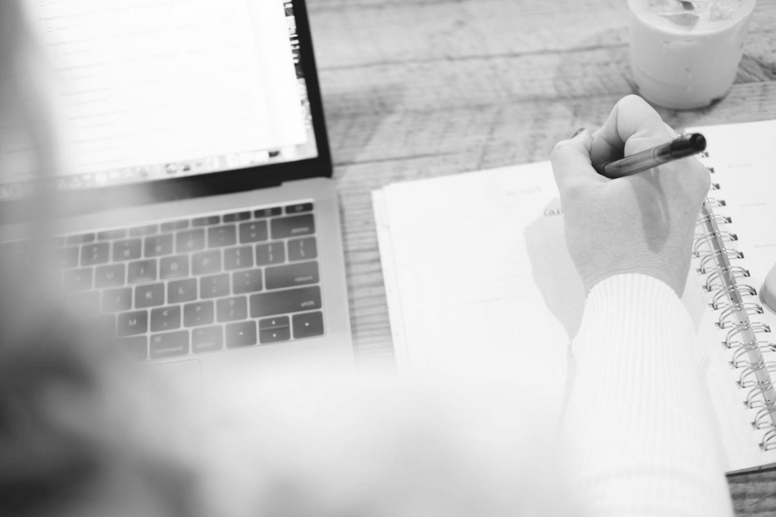 Análisis detallado de tendencias del mercado español y datos económicos sectoriales